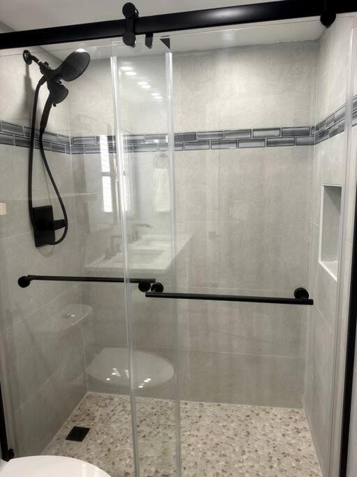 הונולולו Gem Of Waikiki At Inn On The Park מראה חיצוני תמונה