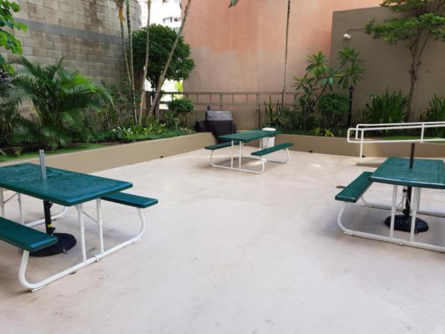 הונולולו Gem Of Waikiki At Inn On The Park מראה חיצוני תמונה